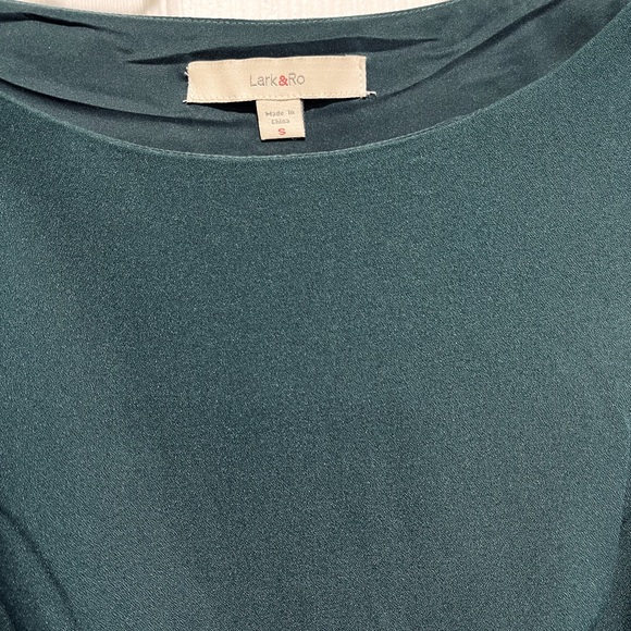 fully lined Lark & Ro inverted pleat fitted A line fir green dress cap sleeves - Picture 5 of 15